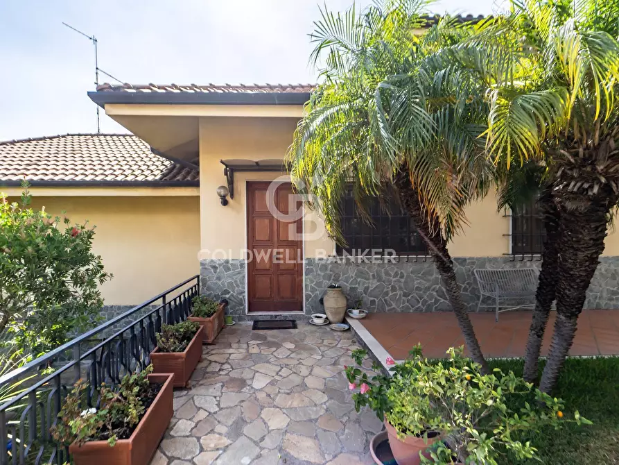 Immagine 10 di Villa in vendita  in Via Giacomo Leopardi 28 a San Gregorio Di Catania