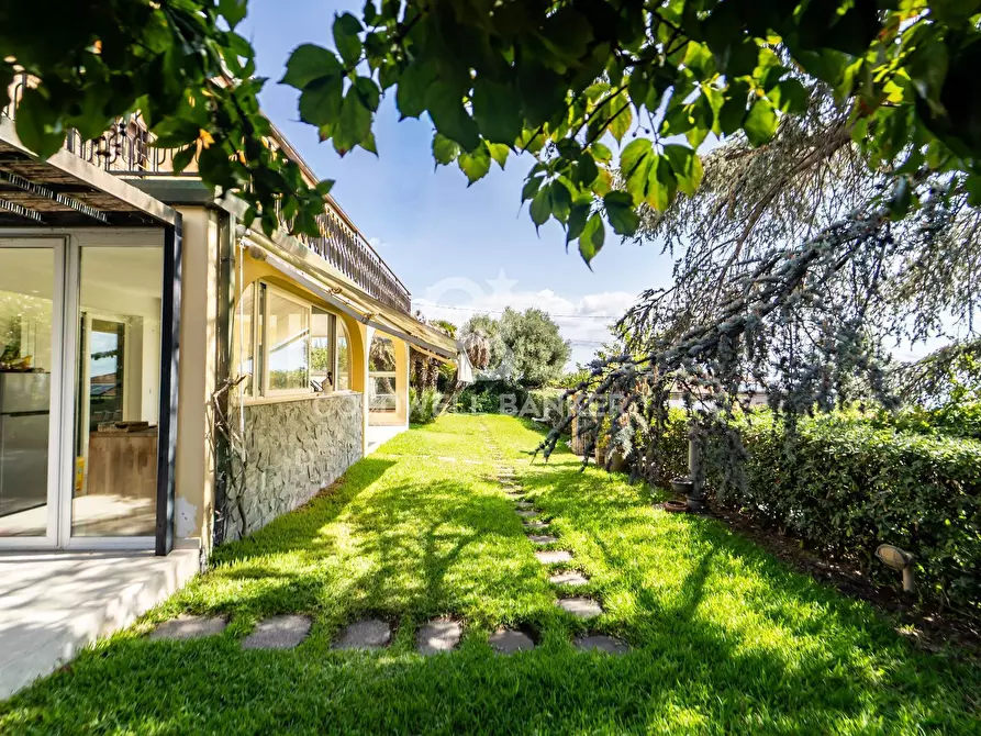 Immagine 12 di Villa in vendita  in Via Giacomo Leopardi 28 a San Gregorio Di Catania