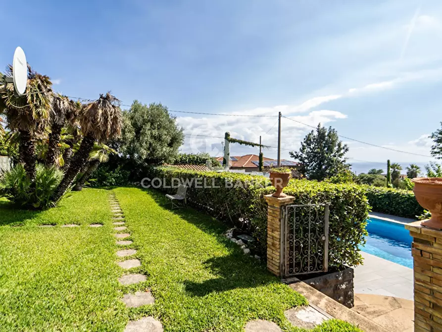 Immagine 11 di Villa in vendita  in Via Giacomo Leopardi 28 a San Gregorio Di Catania