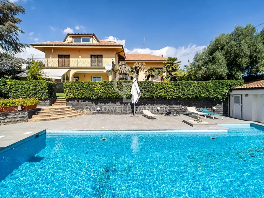 Immagine 1 di Villa in vendita  in Via Giacomo Leopardi 28 a San Gregorio Di Catania