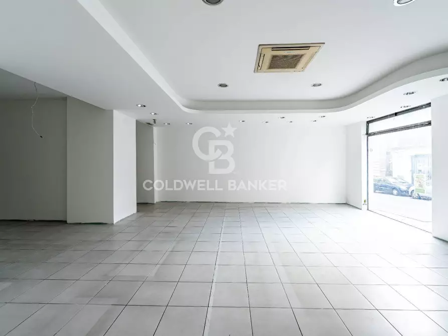 Immagine 1 di Locale commerciale in vendita  in Via Vittorio Emanuele 24 - 26 a Acireale