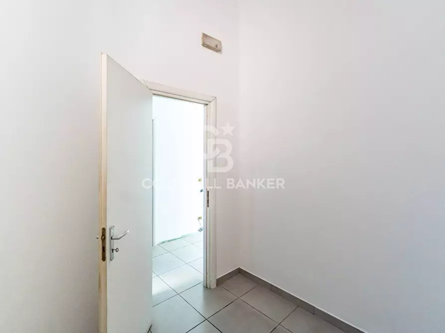 Immagine 16 di Locale commerciale in vendita  in Via Vittorio Emanuele 24 - 26 a Acireale