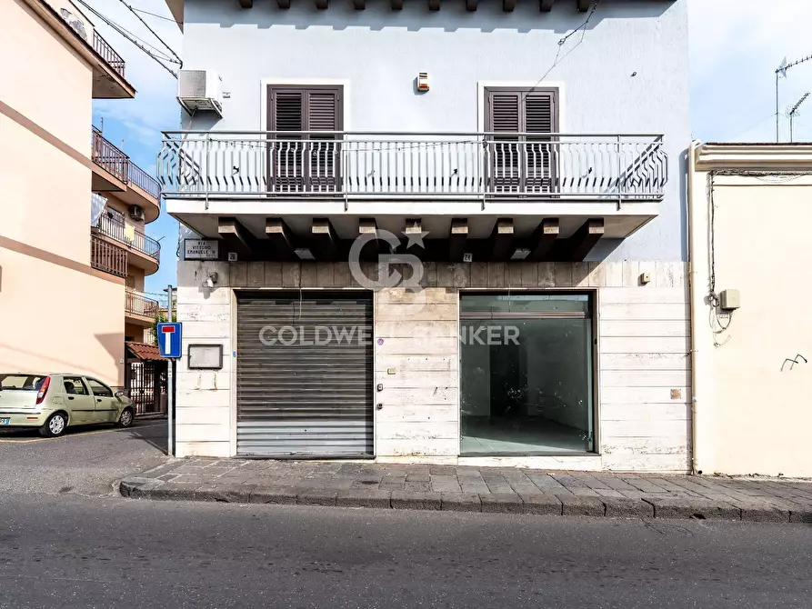 Immagine 18 di Locale commerciale in vendita  in Via Vittorio Emanuele 24 - 26 a Acireale