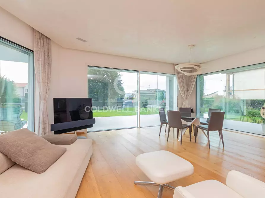 Immagine 4 di Villa in vendita  in Via Roma 90 a Massanzago