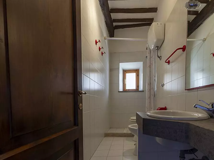 Immagine 23 di Appartamento in vendita  in Vicolo Varese 17 A e B a Pitigliano