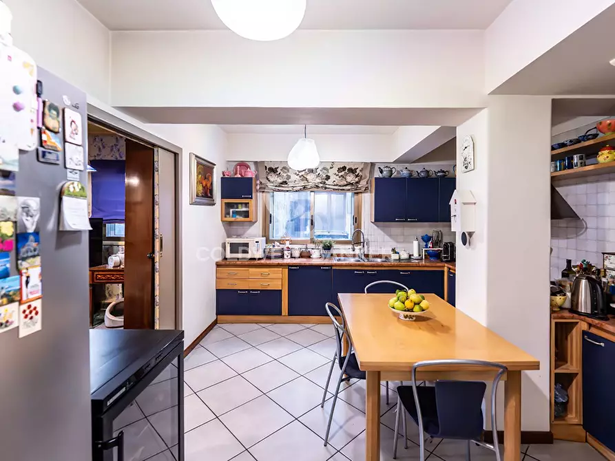 Immagine 11 di Appartamento in vendita  in Piazza Ariosto 13 a Catania