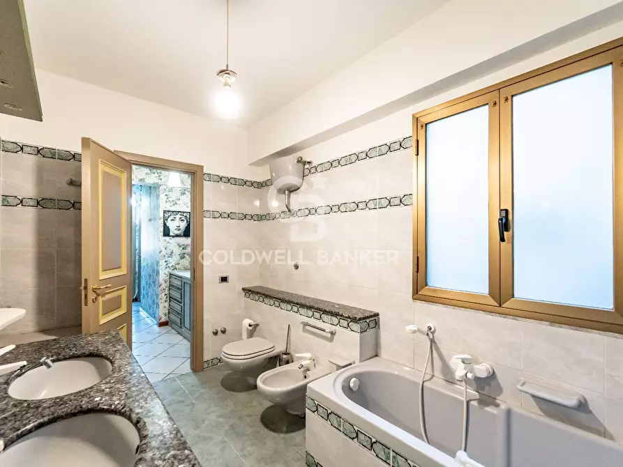 Immagine 26 di Appartamento in vendita  in Piazza Ariosto 13 a Catania