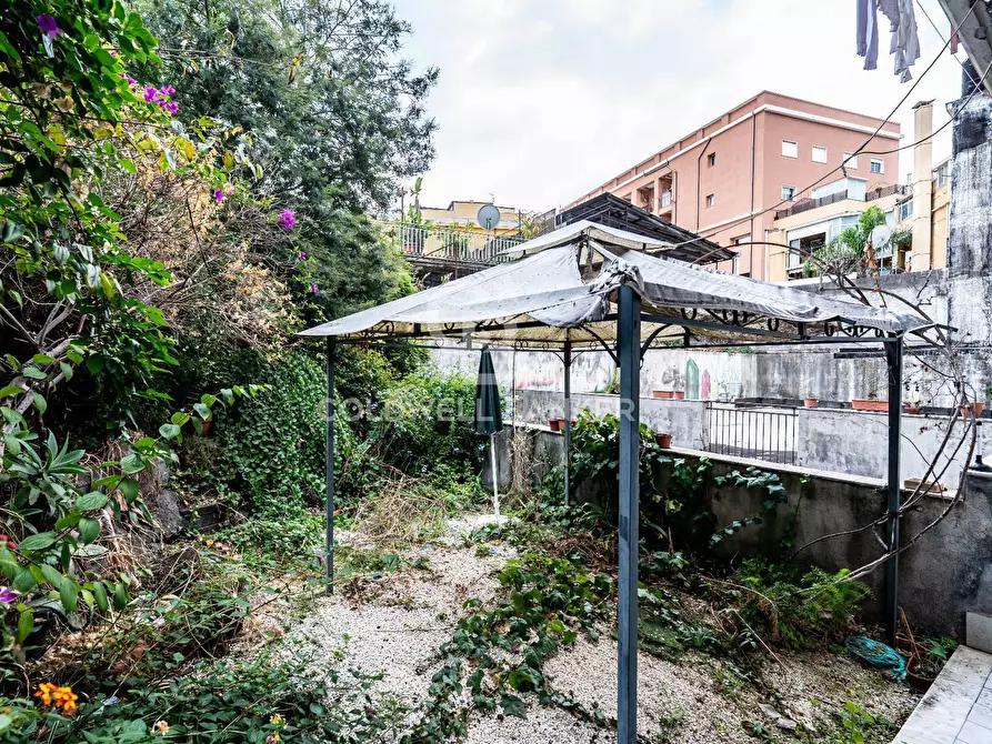 Immagine 11 di Locale commerciale in vendita  in Via Bellini 11-13 a Valverde