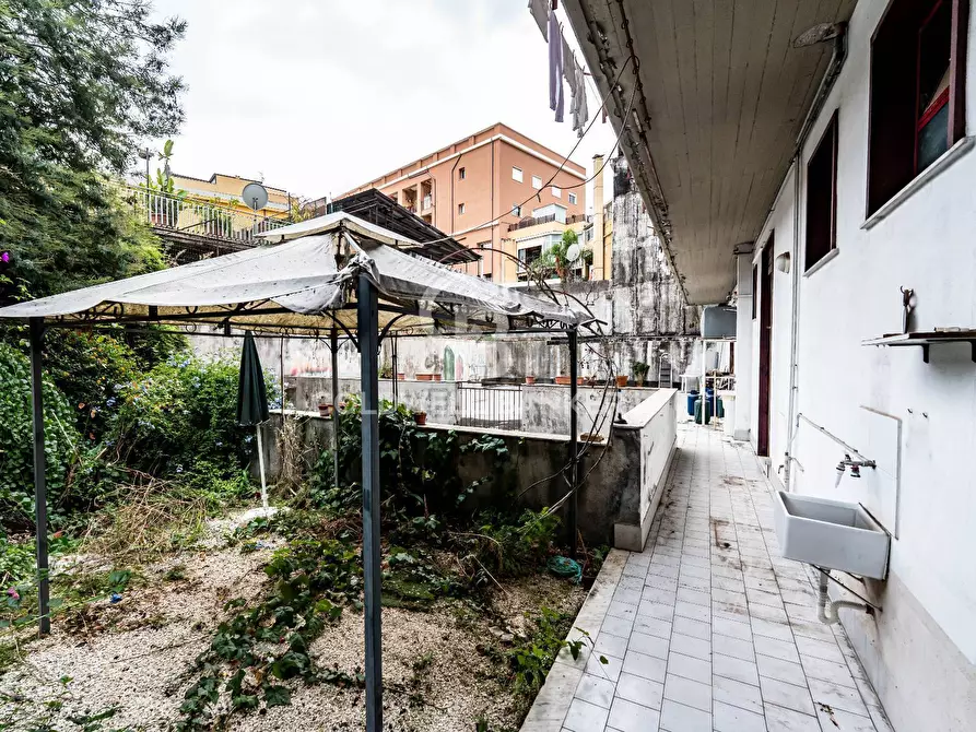 Immagine 10 di Locale commerciale in vendita  in Via Bellini 11-13 a Valverde