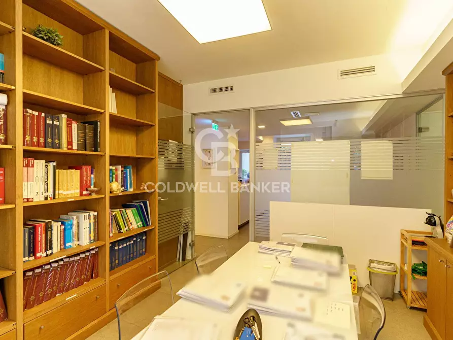 Immagine 10 di Ufficio in affitto  in Via Santa Maria Maddalena a Catania