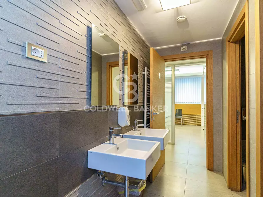 Immagine 28 di Ufficio in affitto  in Via Santa Maria Maddalena a Catania