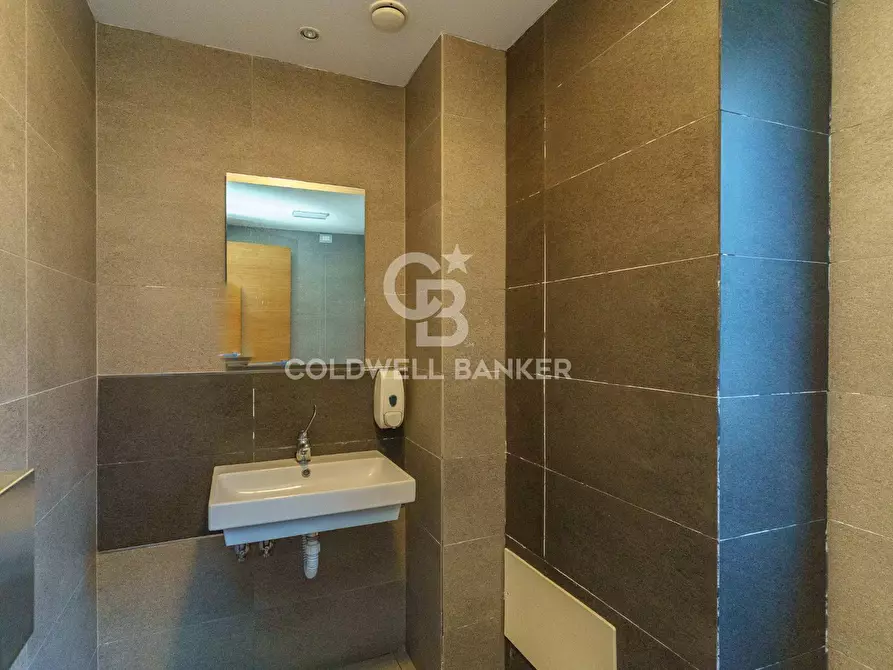 Immagine 29 di Ufficio in affitto  in Via Santa Maria Maddalena a Catania