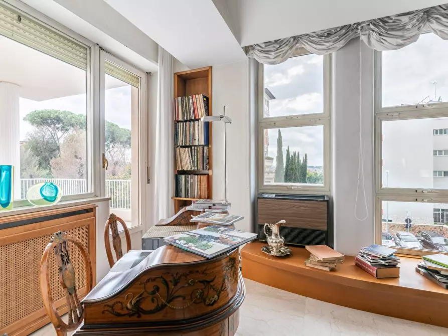Immagine 8 di Appartamento in vendita  in Via Dei Monti Parioli a Roma