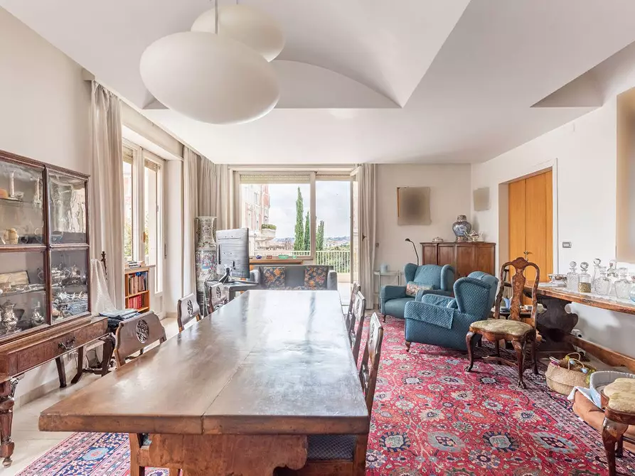 Immagine 13 di Appartamento in vendita  in Via Dei Monti Parioli a Roma