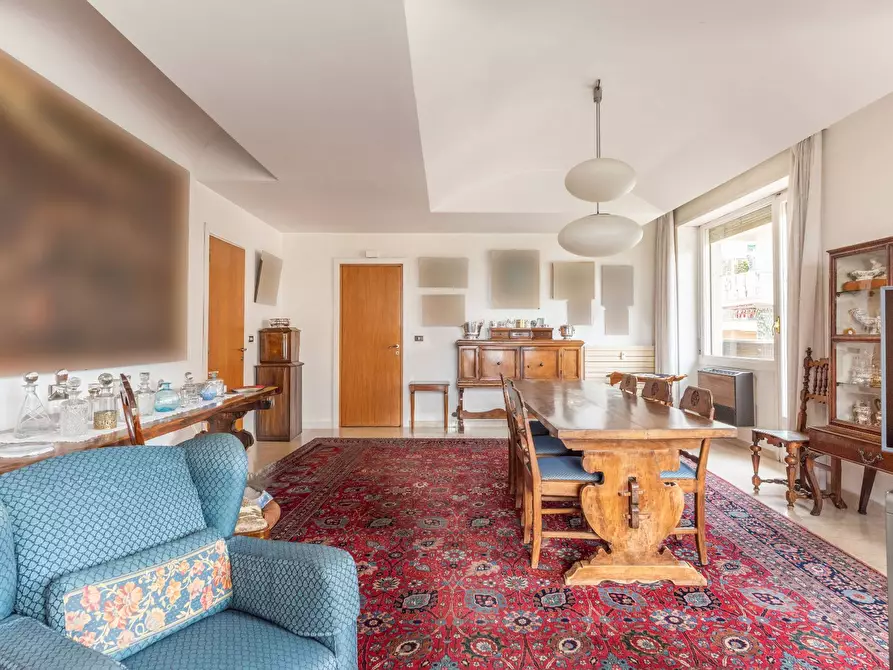 Immagine 14 di Appartamento in vendita  in Via Dei Monti Parioli a Roma