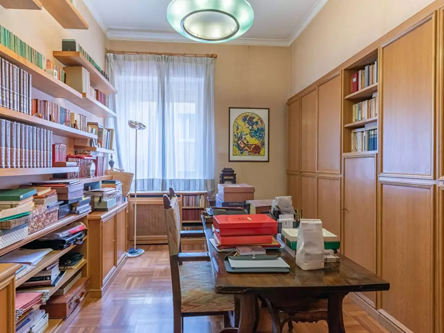 Immagine 18 di Appartamento in vendita  in Via Dei Monti Parioli a Roma