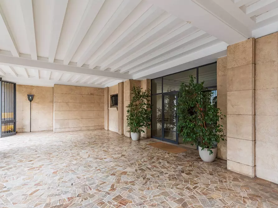 Immagine 35 di Appartamento in vendita  in Via Dei Monti Parioli a Roma