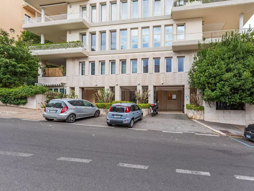 Immagine 36 di Appartamento in vendita  in Via Dei Monti Parioli a Roma