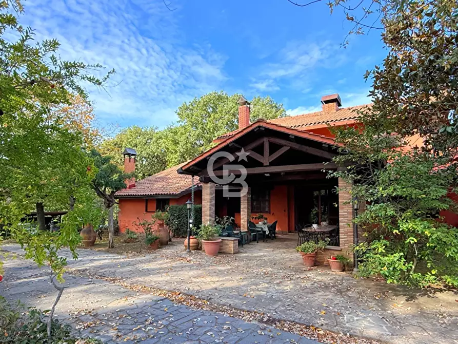 Immagine 2 di Villa in vendita  in Strada Due Casali a Viterbo