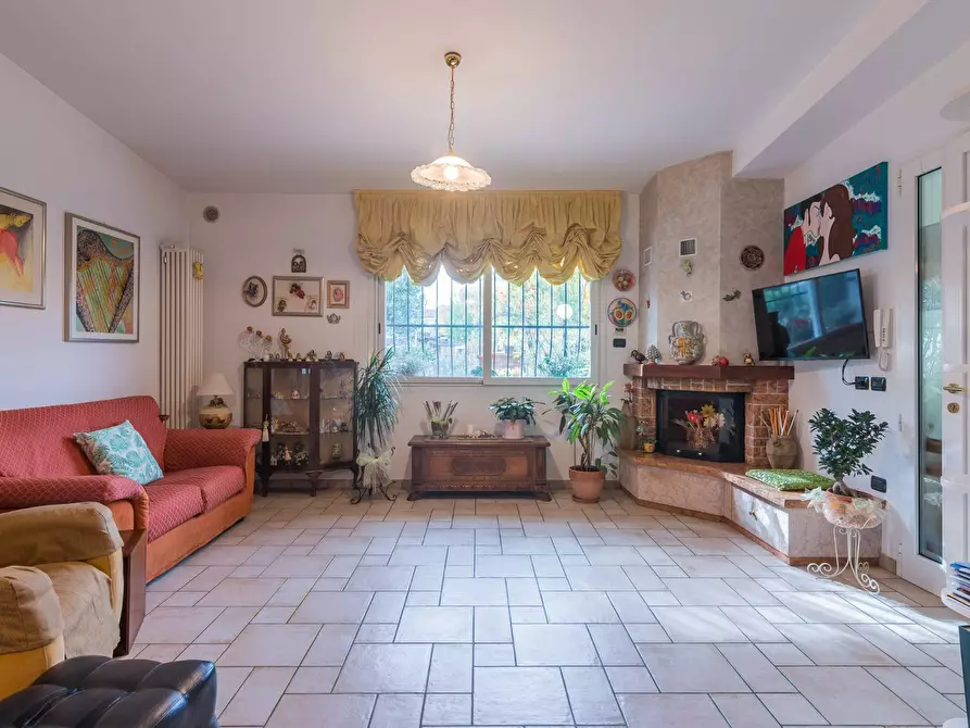 Immagine 5 di Villa in vendita  in Via Turchetta a Rimini