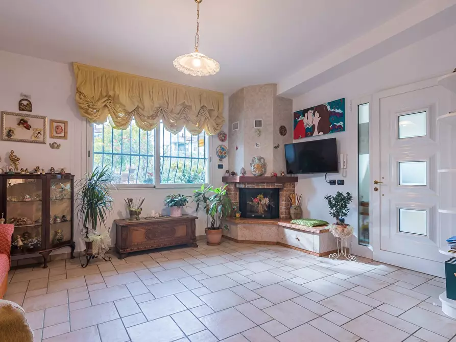 Immagine 4 di Villa in vendita  in Via Turchetta a Rimini