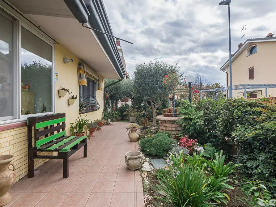 Immagine 21 di Villa in vendita  in Via Turchetta a Rimini