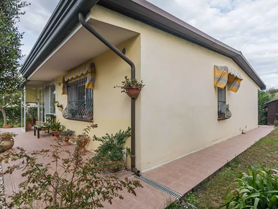 Immagine 23 di Villa in vendita  in Via Turchetta a Rimini