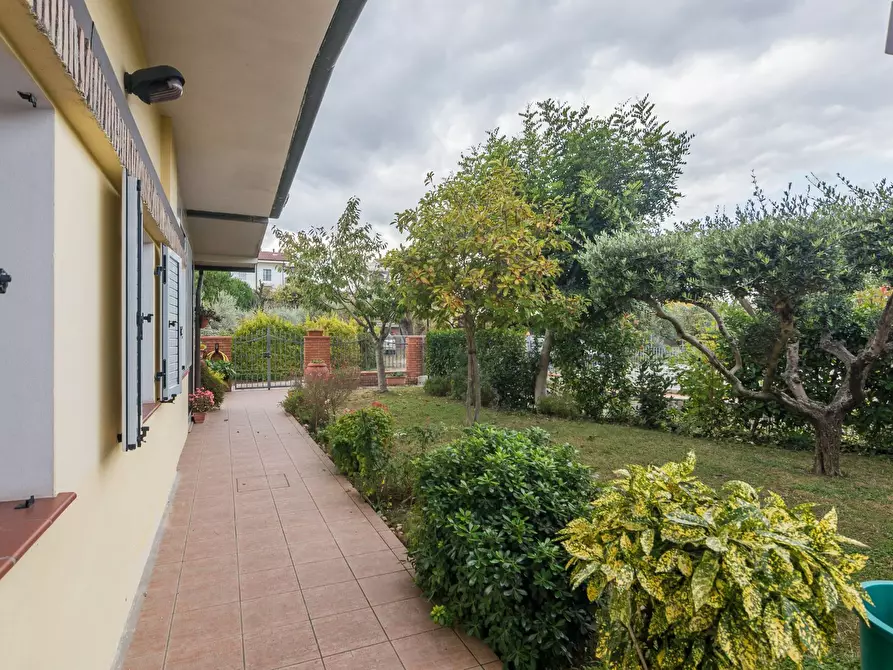 Immagine 31 di Villa in vendita  in Via Turchetta a Rimini