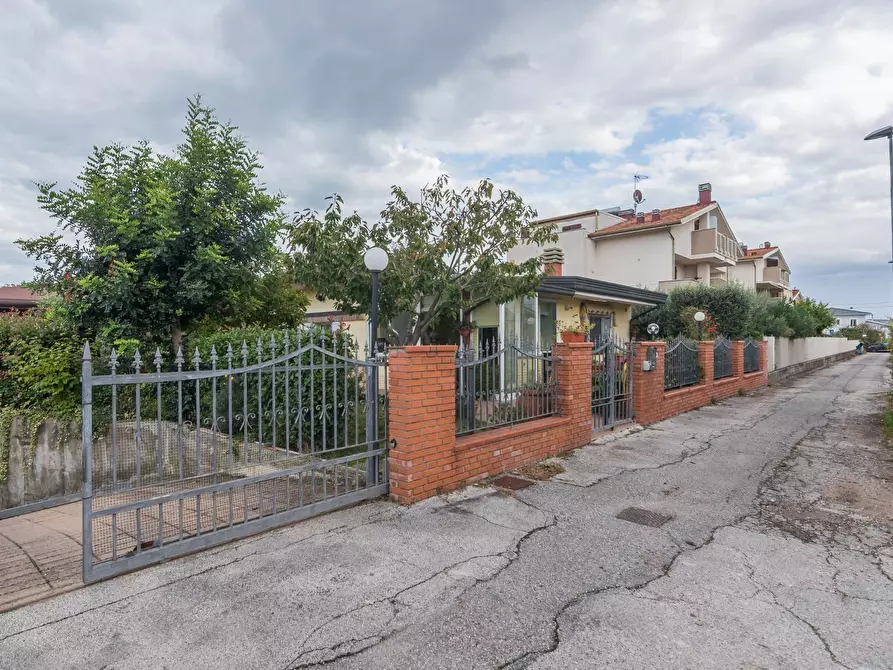 Immagine 38 di Villa in vendita  in Via Turchetta a Rimini