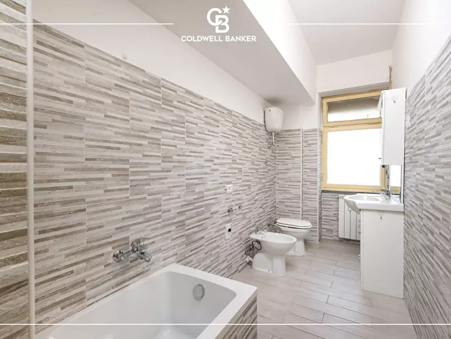 Immagine 11 di Appartamento in vendita  in Via Di Casal Bertone 171 a Roma