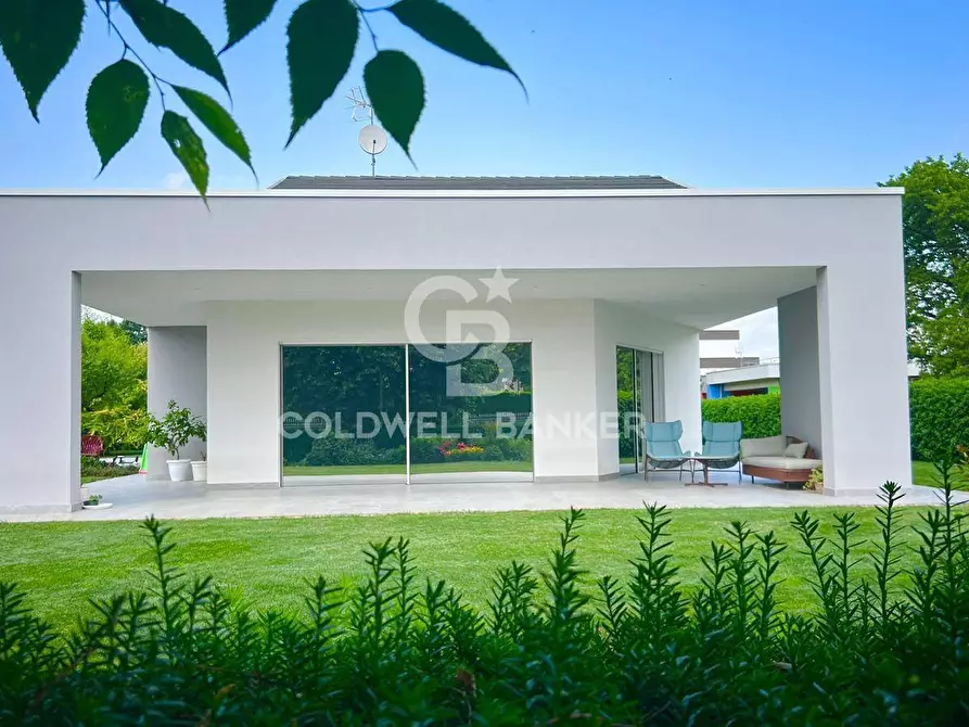 Immagine 3 di Villa in vendita  in Via Roma 90 a Massanzago
