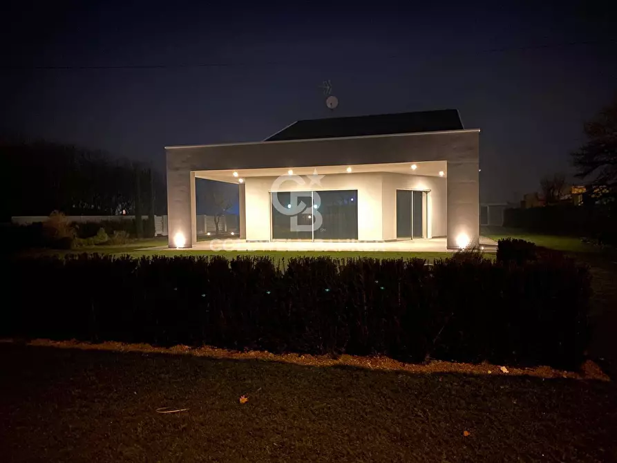 Immagine 2 di Villa in vendita  in Via Roma 90 a Massanzago