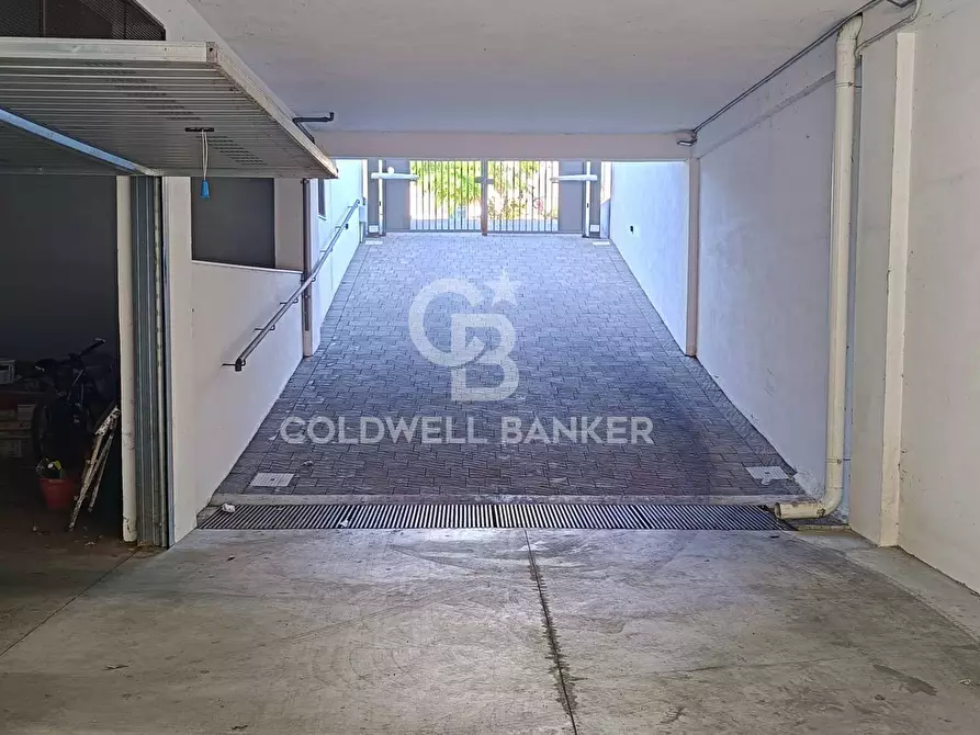 Immagine 2 di Box auto in vendita  in Via Provinciale per Santa Maria Ammalati 86D a Acireale