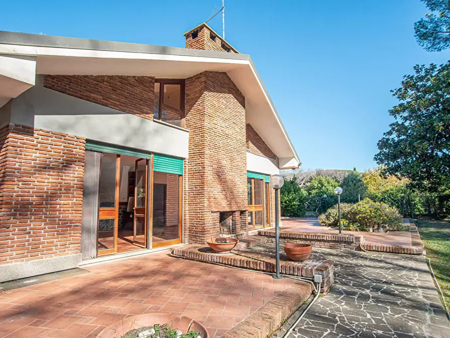 Immagine 2 di Villa in vendita  in Via di Tor Carbone 65 a Roma