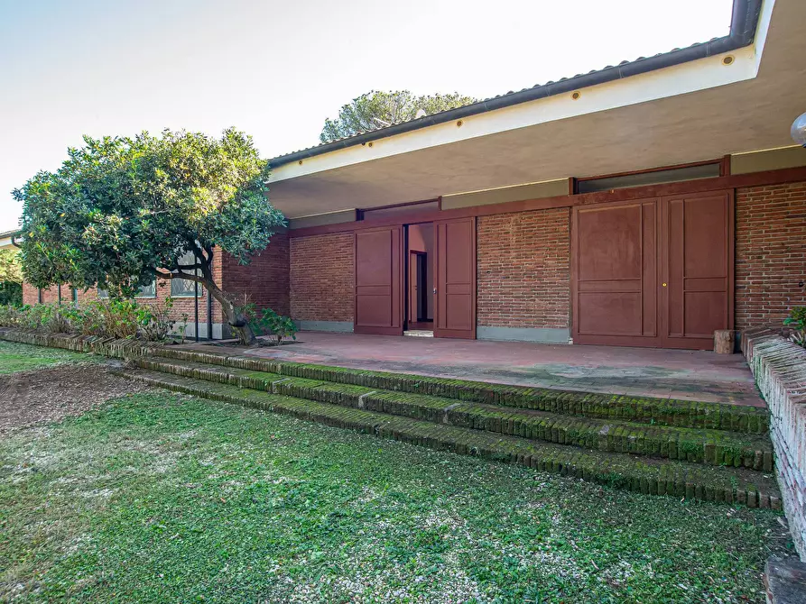 Immagine 11 di Villa in vendita  in Via di Tor Carbone 65 a Roma