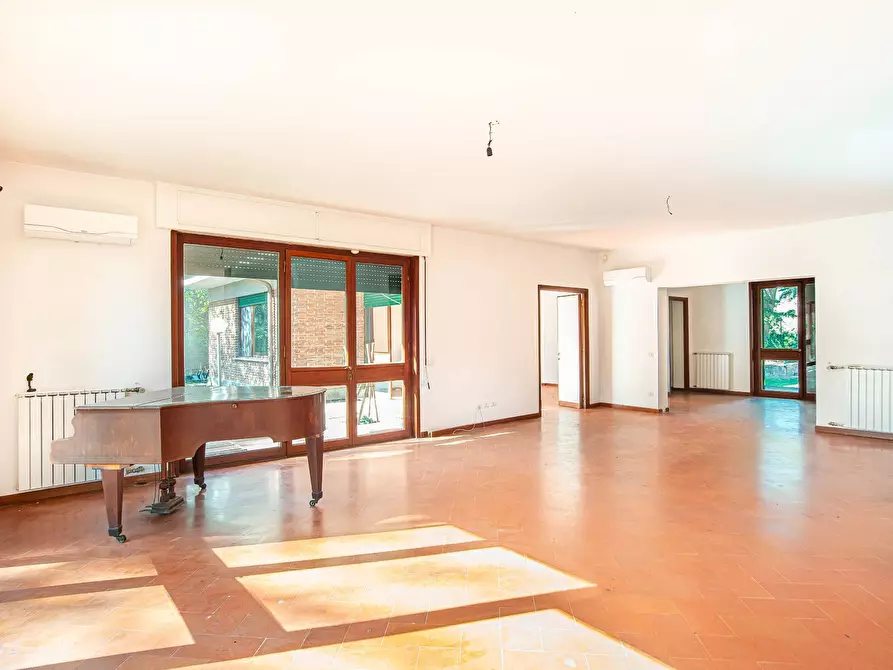 Immagine 15 di Villa in vendita  in Via di Tor Carbone 65 a Roma