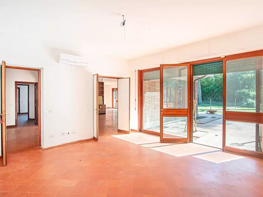 Immagine 17 di Villa in vendita  in Via di Tor Carbone 65 a Roma