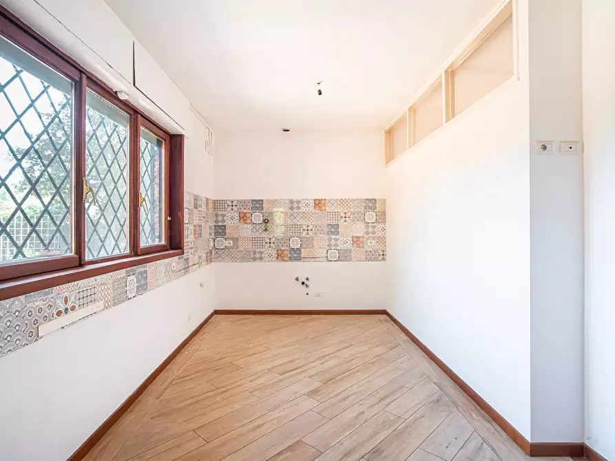 Immagine 19 di Villa in vendita  in Via di Tor Carbone 65 a Roma