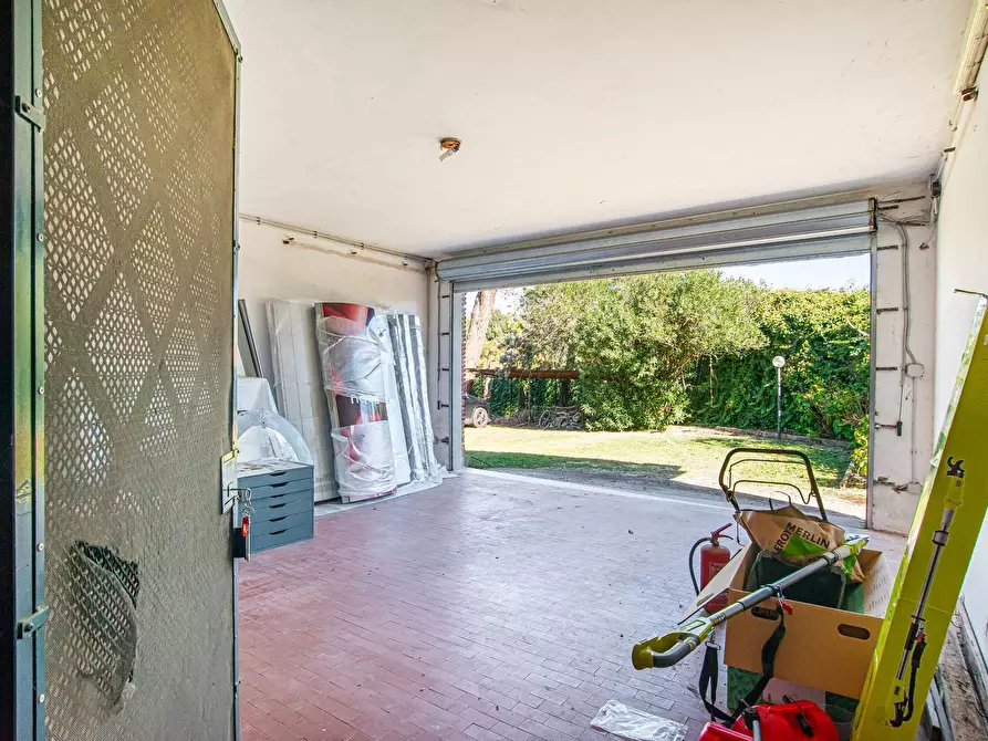 Immagine 43 di Villa in vendita  in Via di Tor Carbone 65 a Roma