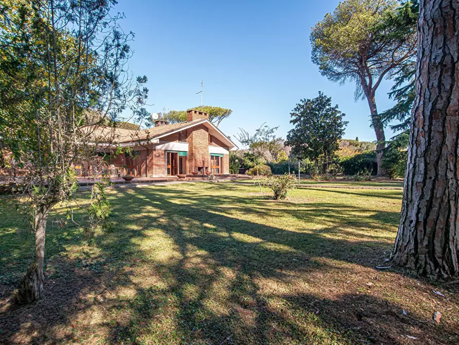 Immagine 47 di Villa in vendita  in Via di Tor Carbone 65 a Roma