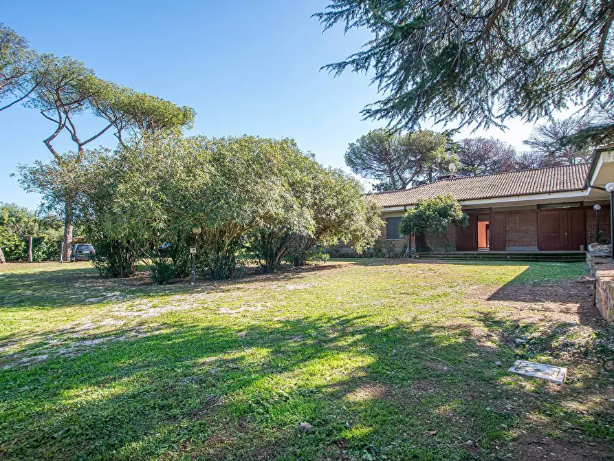 Immagine 56 di Villa in vendita  in Via di Tor Carbone 65 a Roma