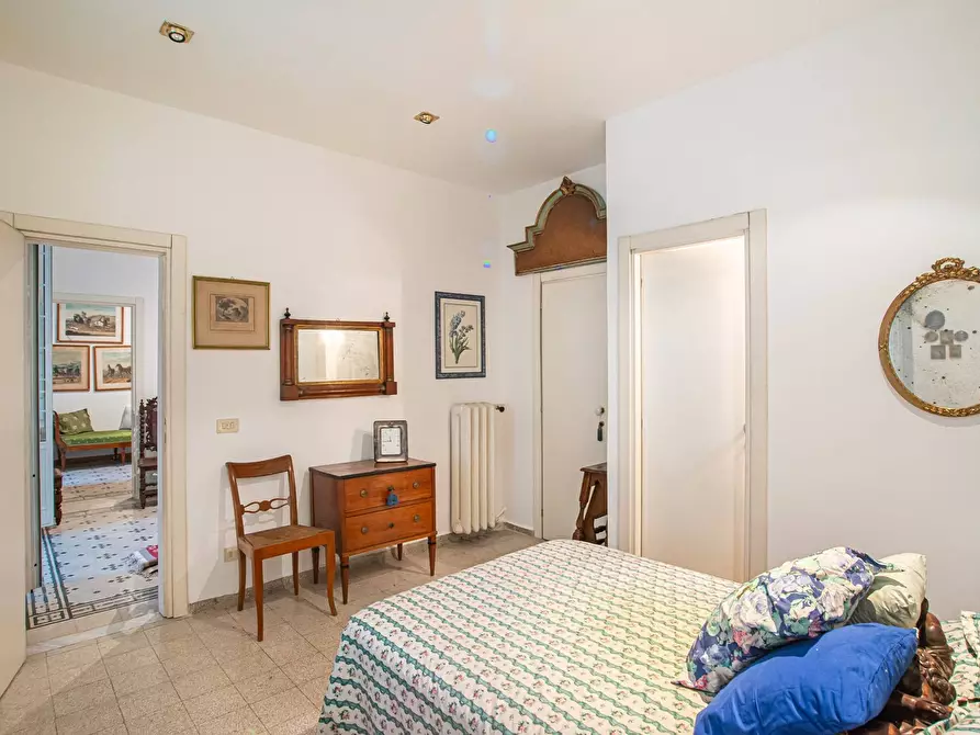 Immagine 16 di Appartamento in vendita  in Via Del Tritone a Roma