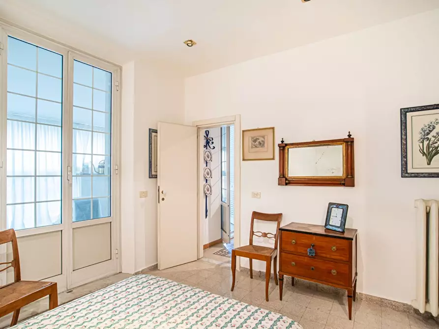 Immagine 17 di Appartamento in vendita  in Via Del Tritone a Roma