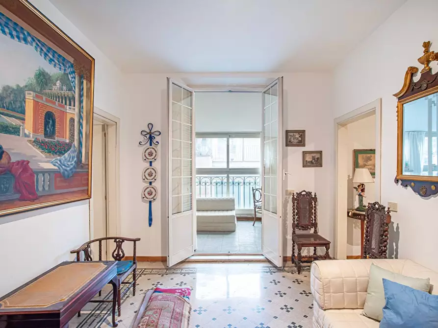 Immagine 12 di Appartamento in vendita  in Via Del Tritone a Roma