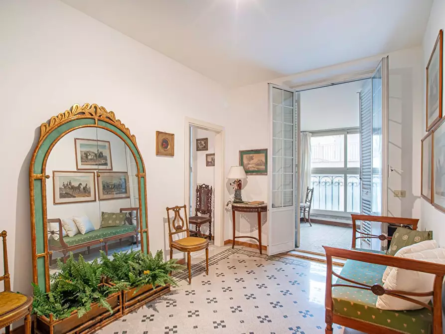 Immagine 10 di Appartamento in vendita  in Via Del Tritone a Roma