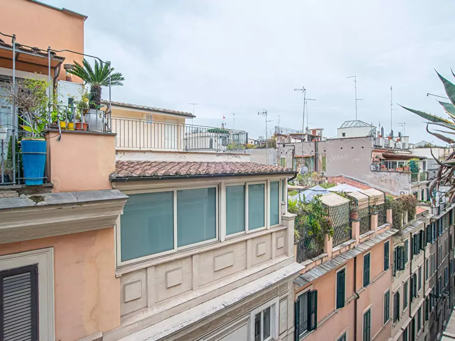 Immagine 25 di Appartamento in vendita  in Via Del Tritone a Roma