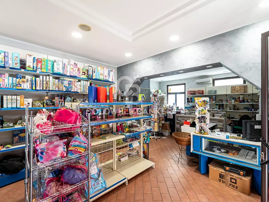 Immagine 6 di Locale commerciale in vendita  in Piazza Dante a Mascali