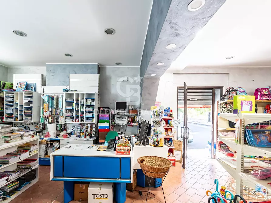 Immagine 11 di Locale commerciale in vendita  in Piazza Dante a Mascali