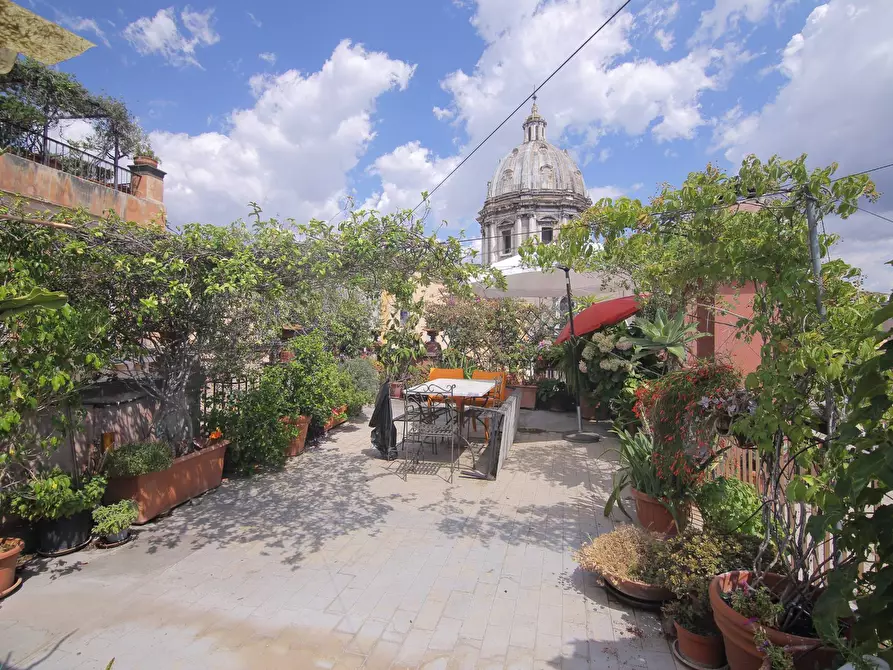 Immagine 27 di Attico in vendita  in vicolo de bovari a Roma