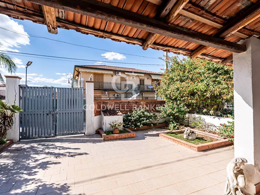 Immagine 2 di Villa in vendita  in Via Musino 5 a Catania